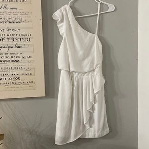 White bcbg generation size 2 white dress with stain